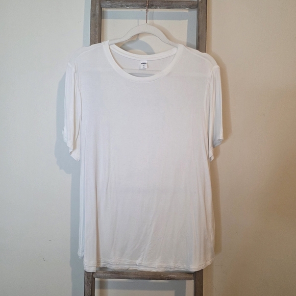 ⭐️40% Off⭐️ Old Navy Luxe Crew T-shirt In Calla Lily White - Picture 1 of 4